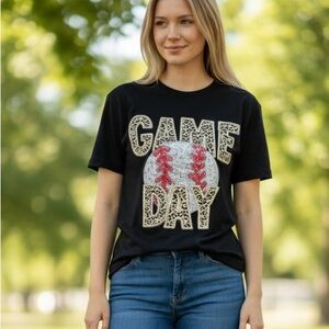 Bella Canvas Black Game Day T-Shirt - Women’s XL Preloved- EUC
